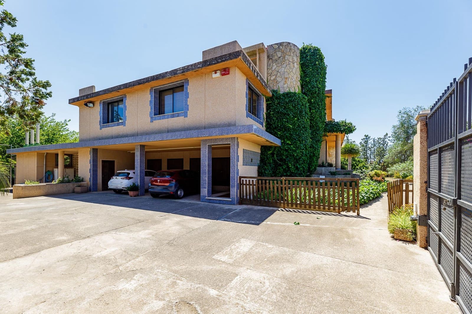 5 soveværelse Villa til salg i Es Garrovers med swimmingpool - € 1.295.000 (Ref: 8349074)