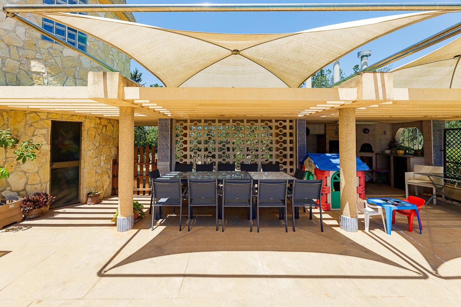 5 soveværelse Villa til salg i Es Garrovers med swimmingpool - € 1.295.000 (Ref: 8349074)