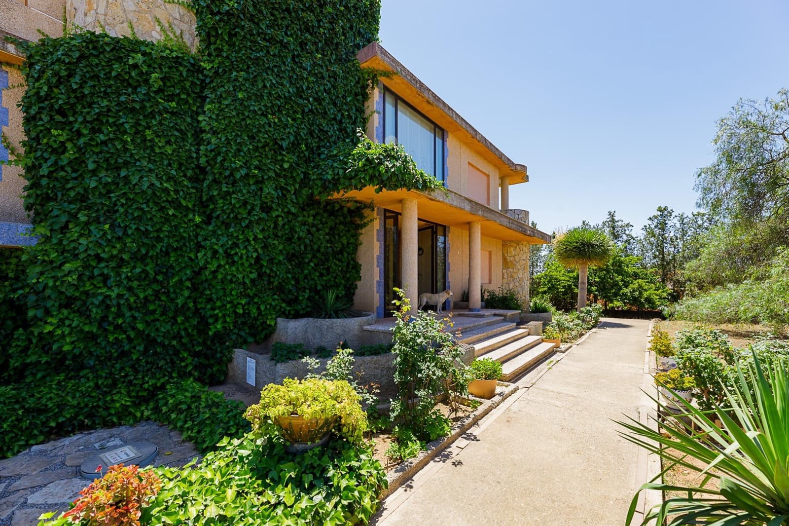 5 slaapkamer Villa te koop in Es Garrovers met zwembad - € 1.365.000 (Ref: 8349074)
