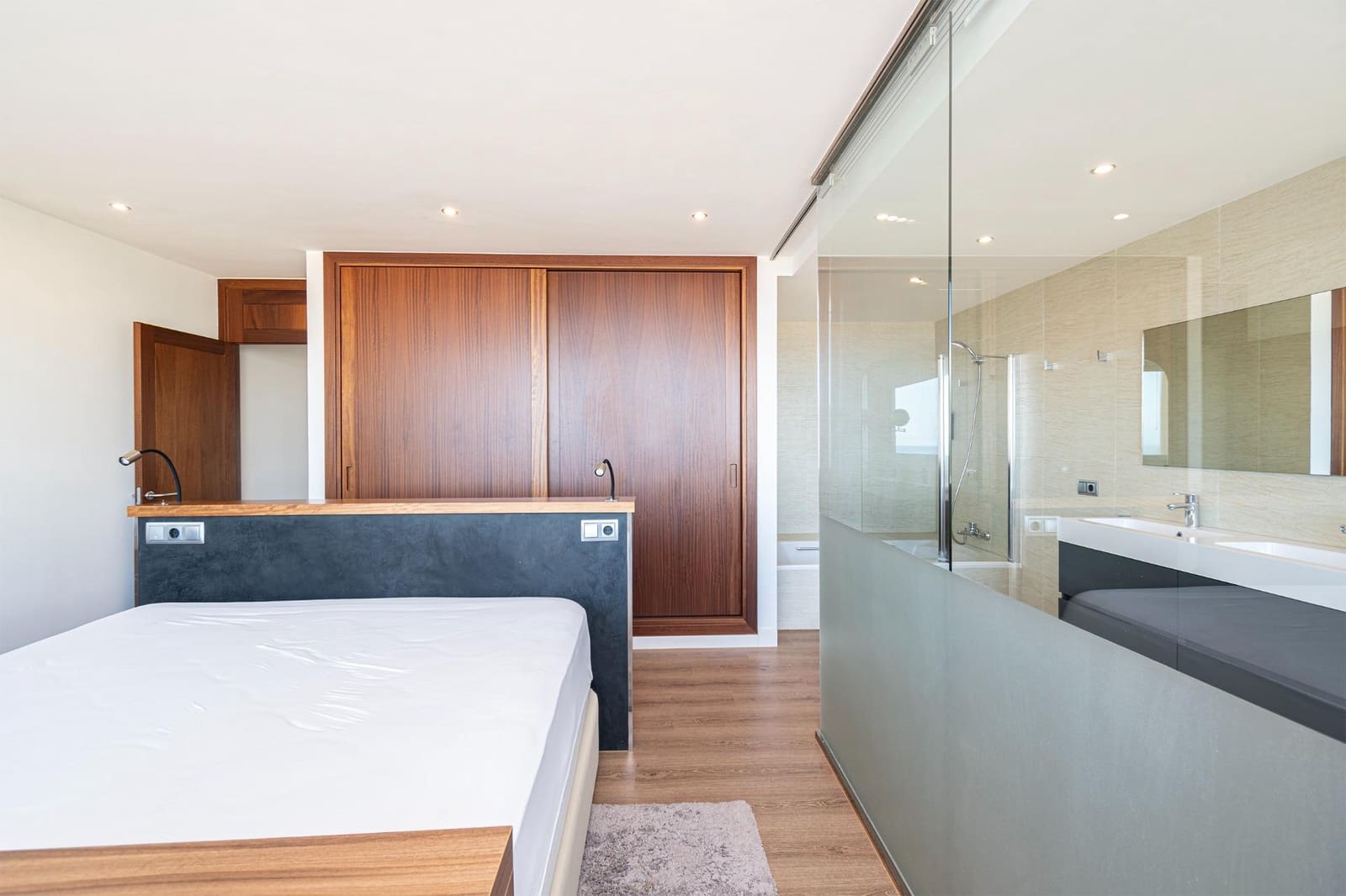 2 slaapkamer Rijtjeshuis te koop in Cala Ratjada met zwembad garage - € 1.250.000 (Ref: 9311091)