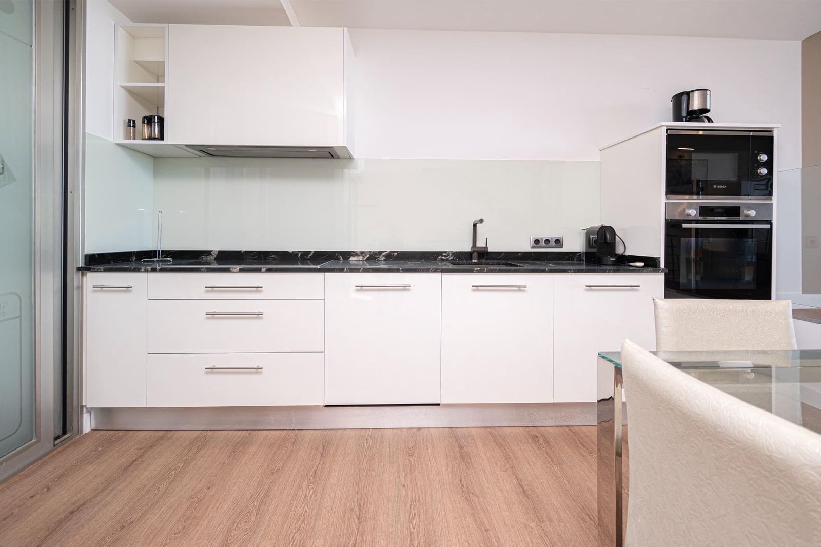 2 slaapkamer Rijtjeshuis te koop in Cala Ratjada met zwembad garage - € 1.250.000 (Ref: 9311091)