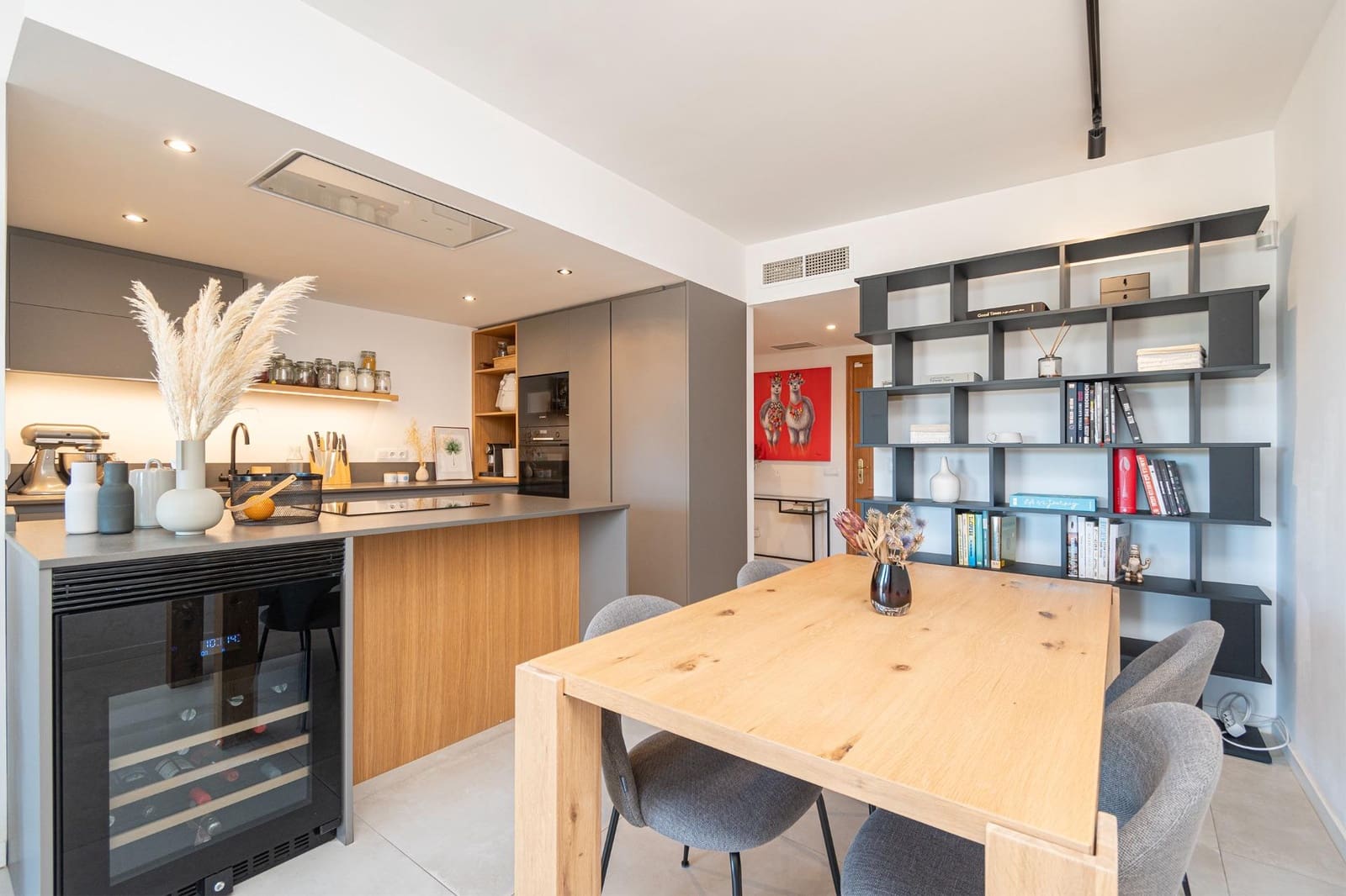 3 bedroom Flat for sale in Palma de Mallorca with pool garage - € 699,000 (Ref: 9357159)