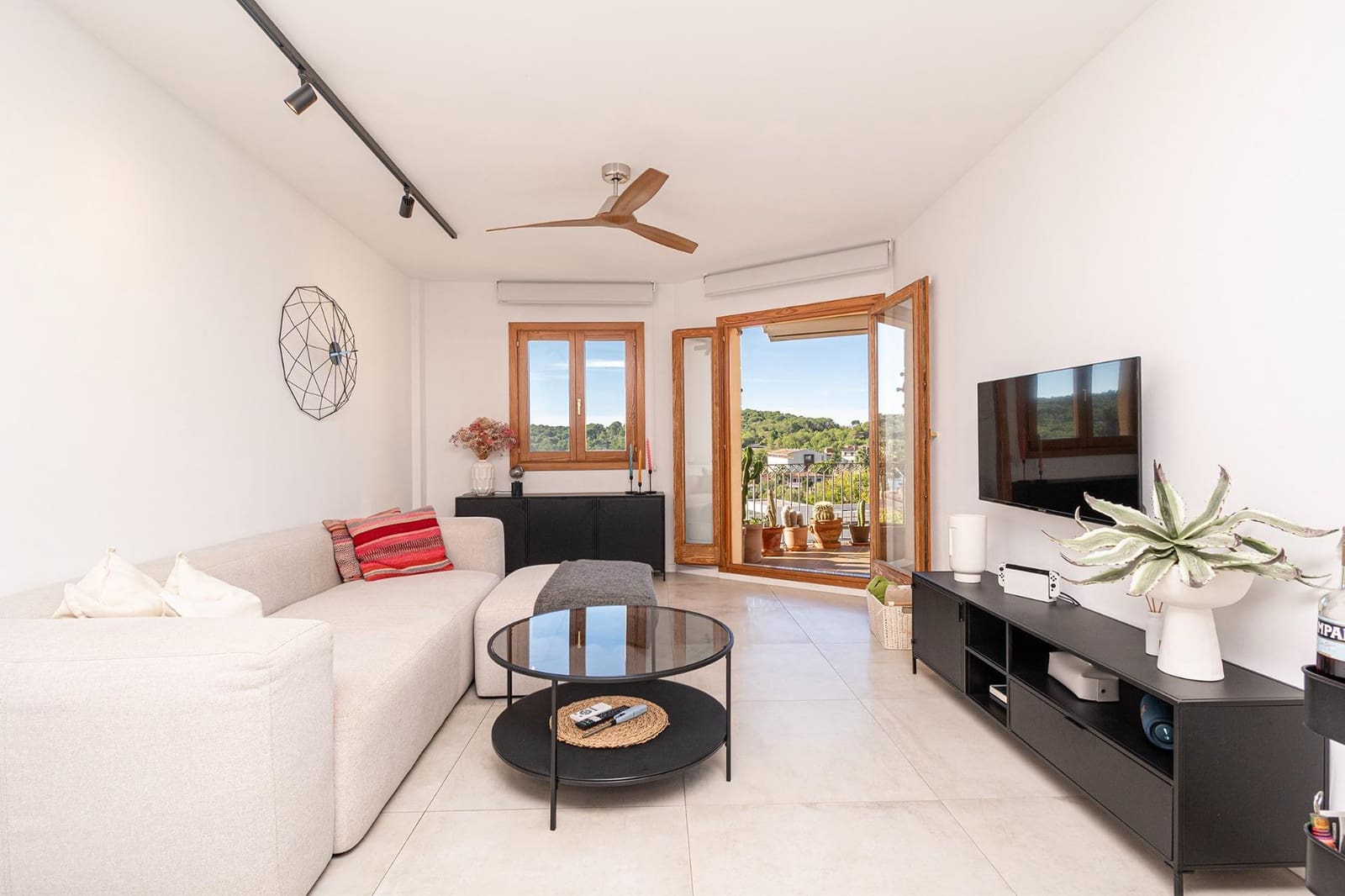 3 bedroom Flat for sale in Palma de Mallorca with pool garage - € 699,000 (Ref: 9357159)