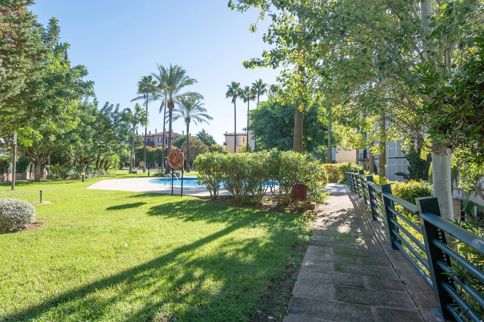 3 bedroom Flat for sale in Palma de Mallorca with pool garage - € 699,000 (Ref: 9357159)