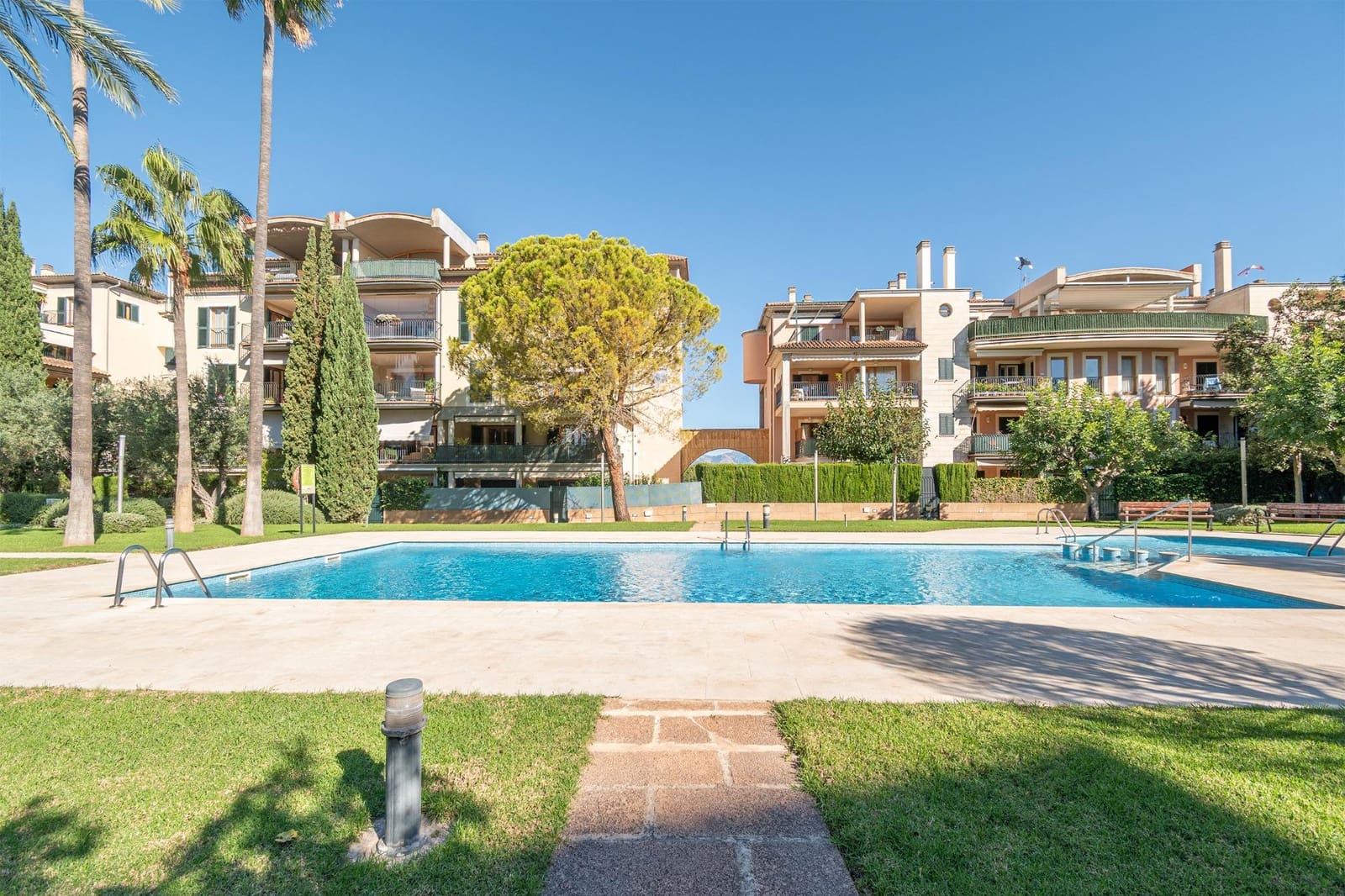 3 bedroom Flat for sale in Palma de Mallorca with pool garage - € 699,000 (Ref: 9357159)