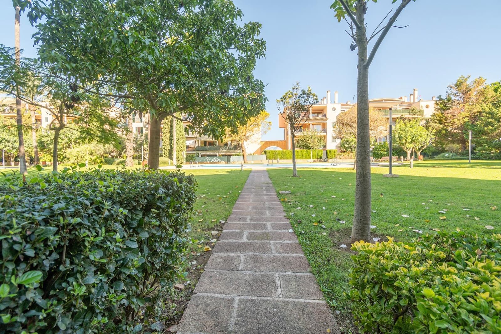 3 bedroom Flat for sale in Palma de Mallorca with pool garage - € 699,000 (Ref: 9357159)