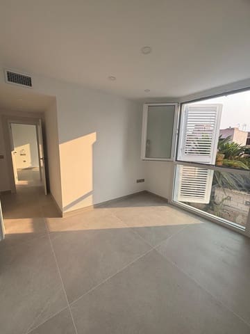 3 makuuhuone Asunto myytävänä paikassa Ses Salines mukana 
autotalli - 625 000 € (Ref: 9391983)