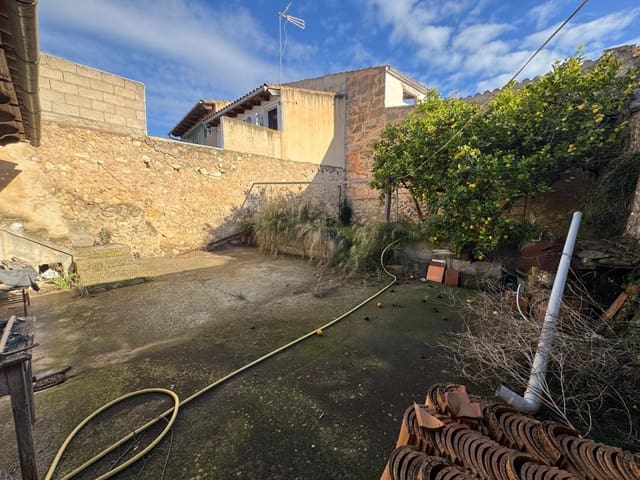 3 soveværelse Byhus til salg i Sant Joan med garage - € 450.000 (Ref: 9425778)