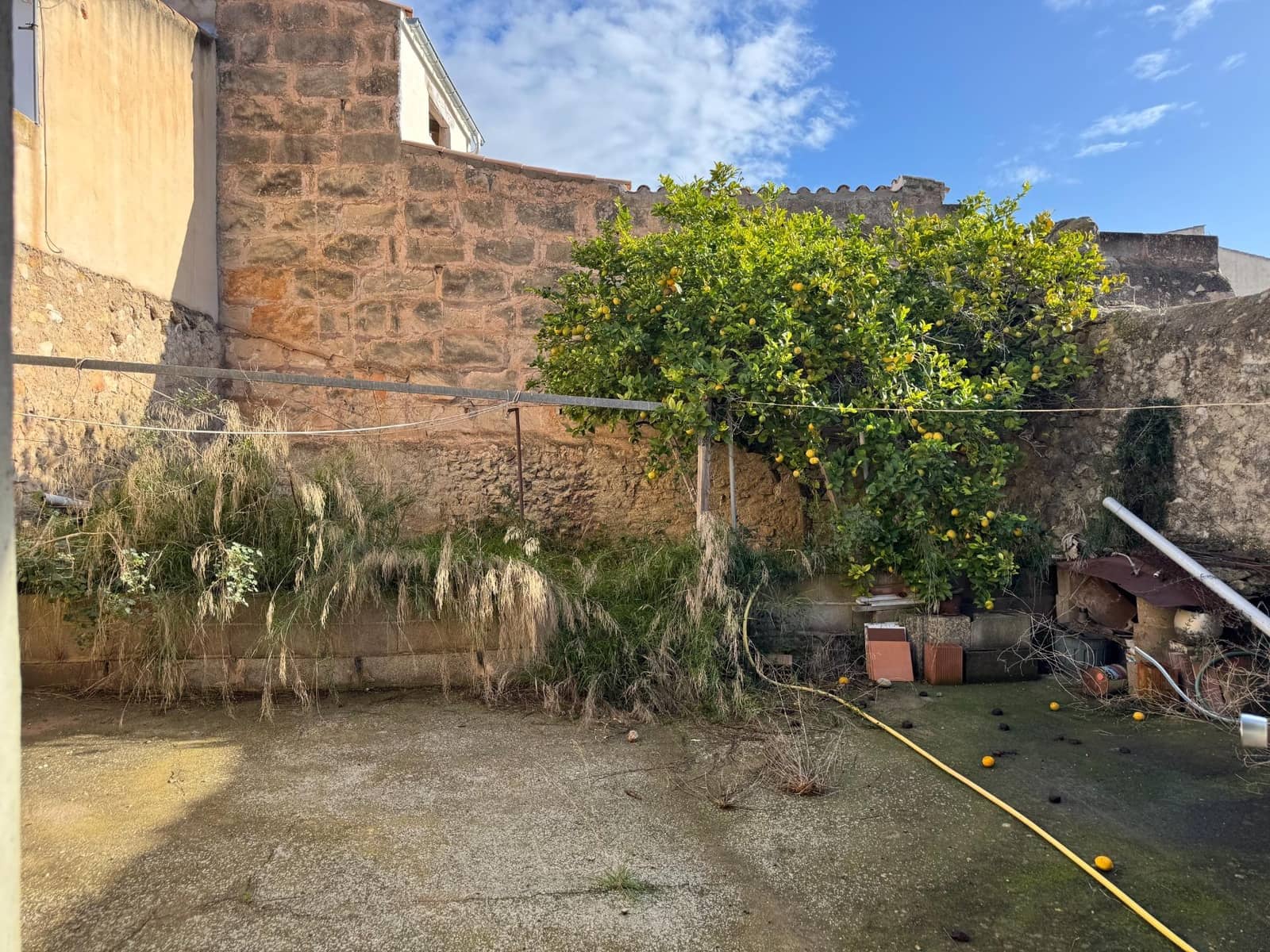 3 bedroom Townhouse for sale in Sant Joan with garage - € 450,000 (Ref: 9425778)