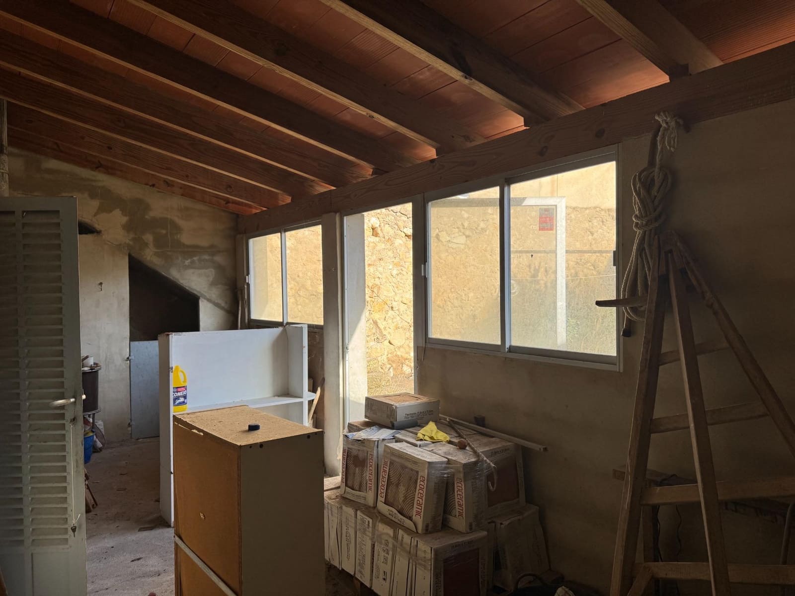 5 soveværelse Byhus til salg i Sant Joan med garage - € 440.000 (Ref: 9425778)