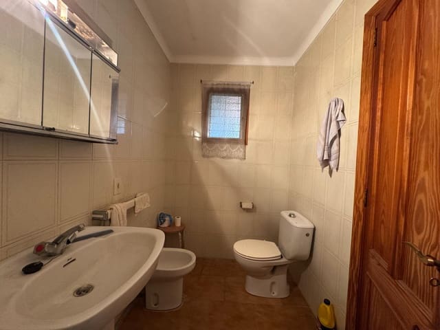 5 soveværelse Byhus til salg i Sant Joan med garage - € 450.000 (Ref: 9425778)