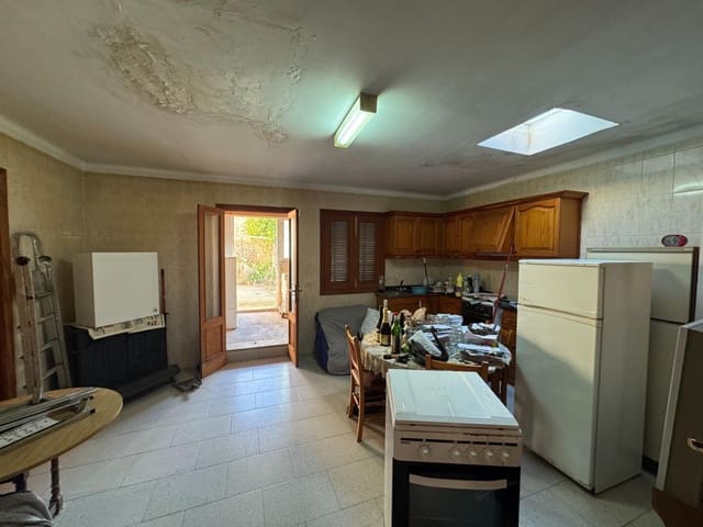 5 soveværelse Byhus til salg i Sant Joan med garage - € 450.000 (Ref: 9425778)