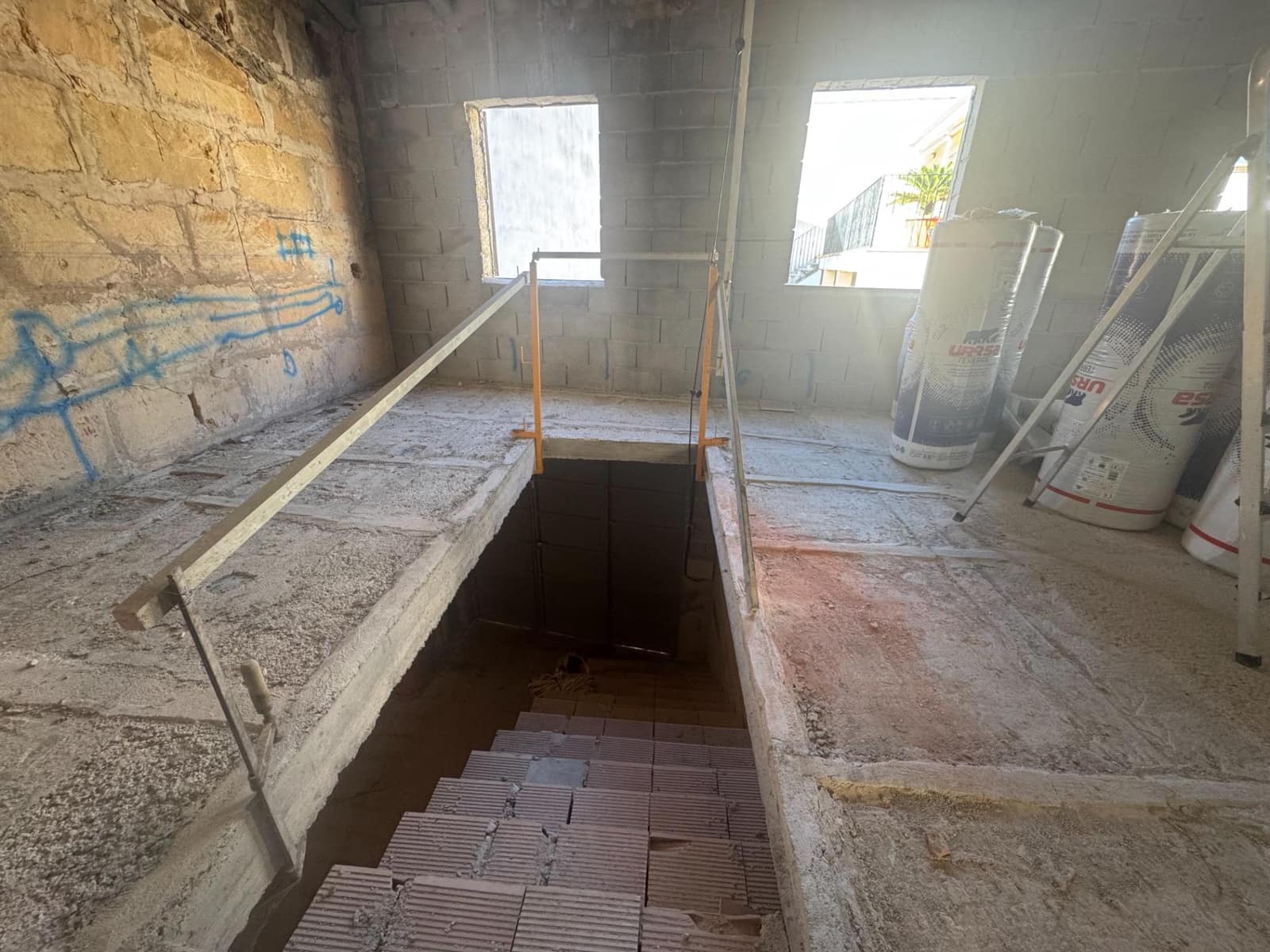 5 soveværelse Byhus til salg i Sant Joan med garage - € 440.000 (Ref: 9425778)