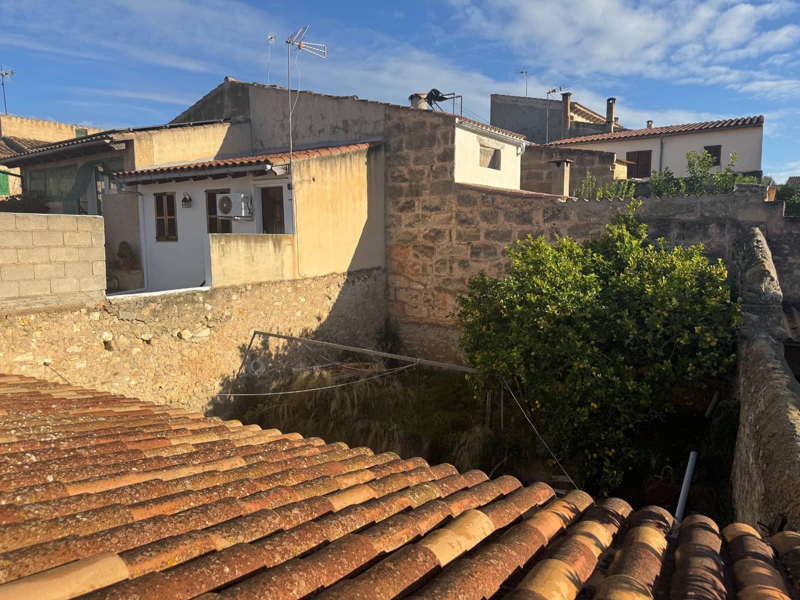 5 bedroom Townhouse for sale in Sant Joan with garage - € 440,000 (Ref: 9425778)