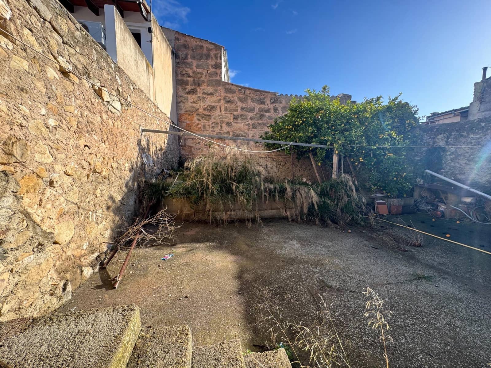 5 bedroom Townhouse for sale in Sant Joan with garage - € 440,000 (Ref: 9425778)