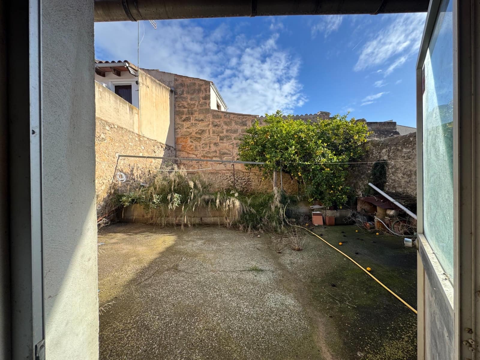 5 soveværelse Byhus til salg i Sant Joan med garage - € 440.000 (Ref: 9425778)