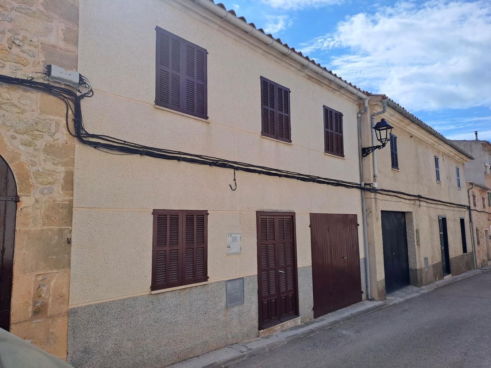 5 soveværelse Byhus til salg i Sant Joan med garage - € 440.000 (Ref: 9425778)