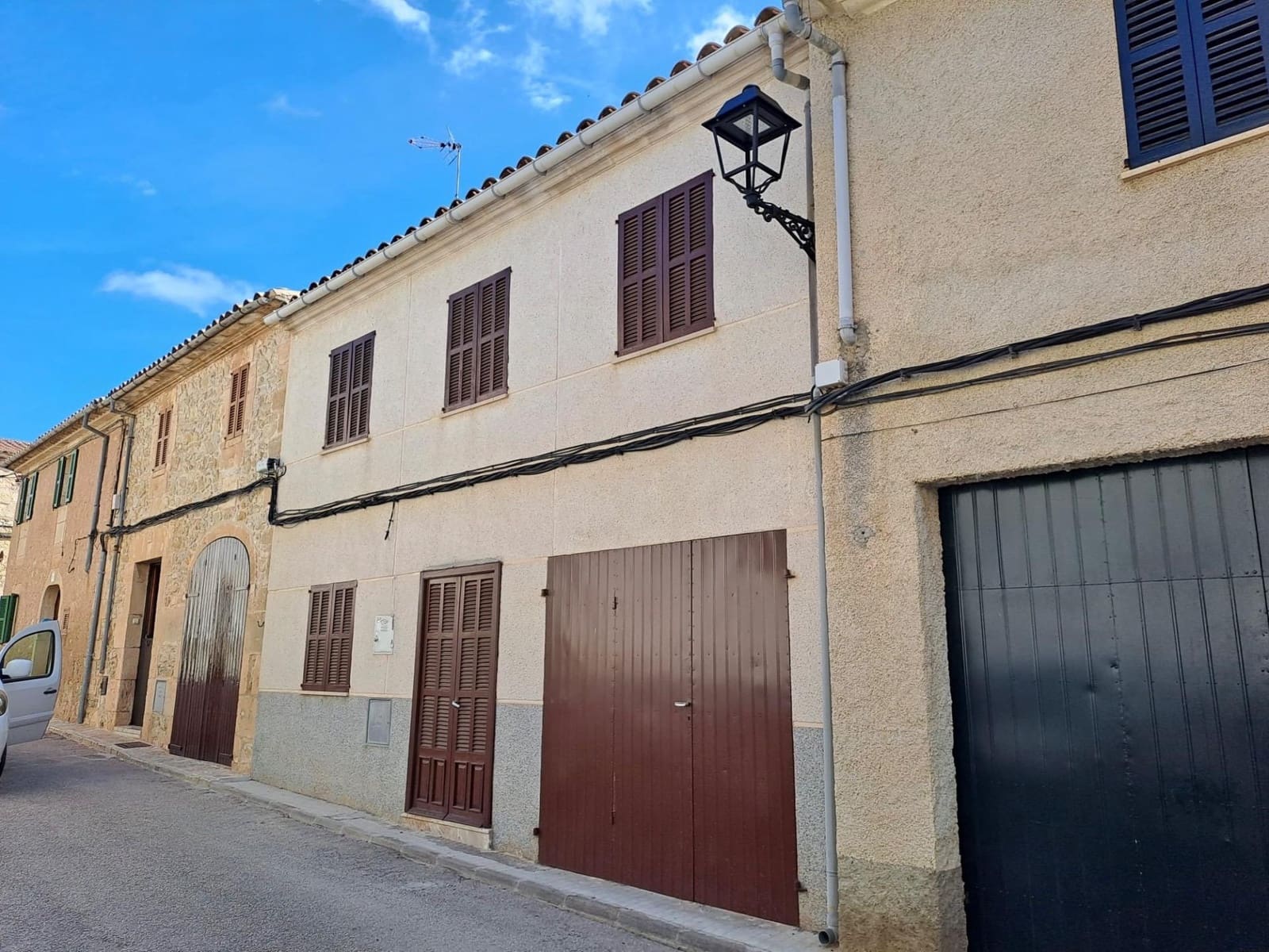 5 soveværelse Byhus til salg i Sant Joan med garage - € 440.000 (Ref: 9425778)