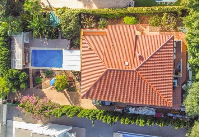 6 makuuhuone Huvila myytävänä paikassa Sa Coma, Sant Llorenç des Cardassar mukana uima-altaan - 1 150 000 € (Ref: 9440256)