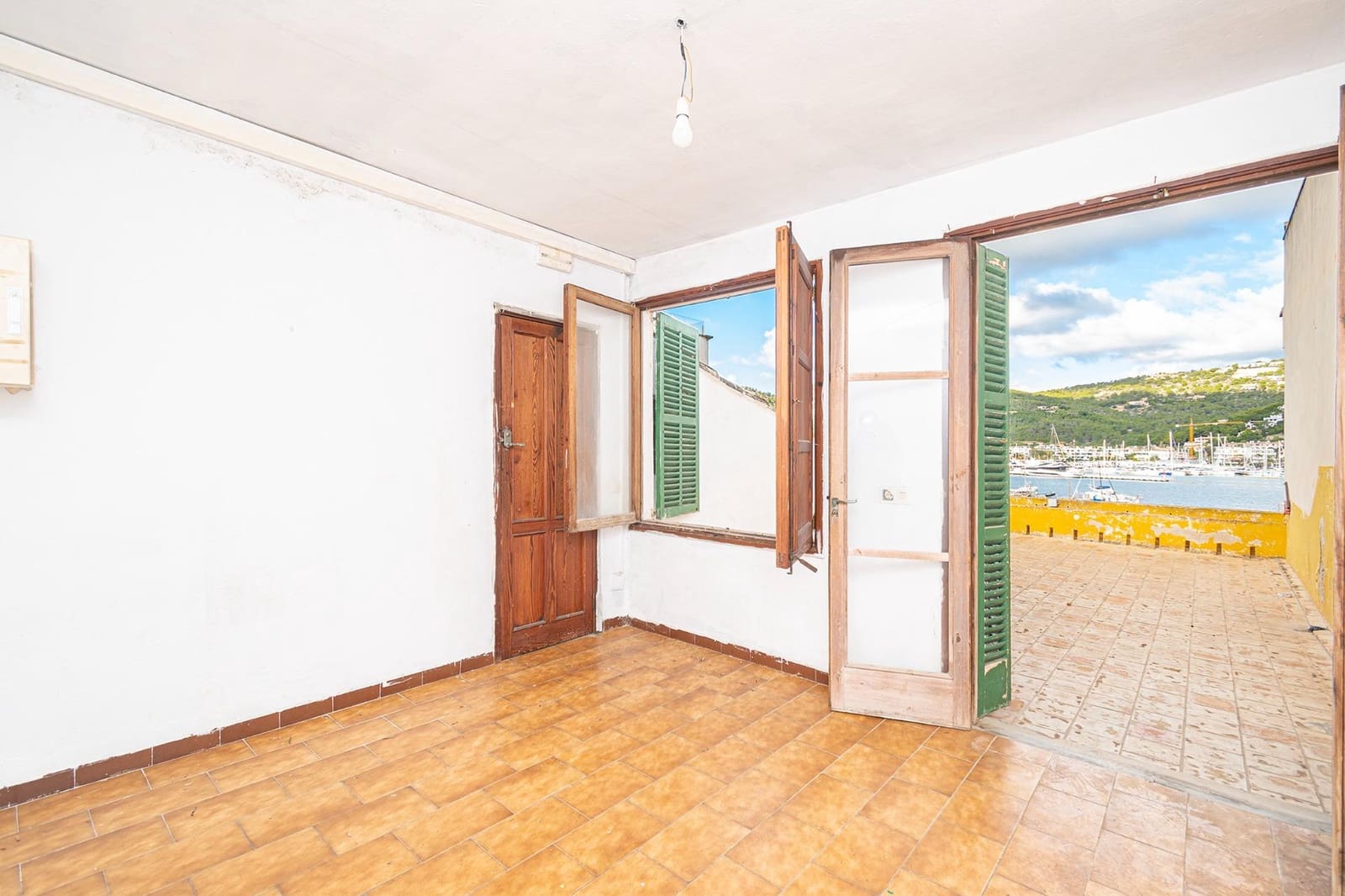 Gewerbe zu vermieten in Puerto de Andratx - 2.000 € (Ref: 9462527)