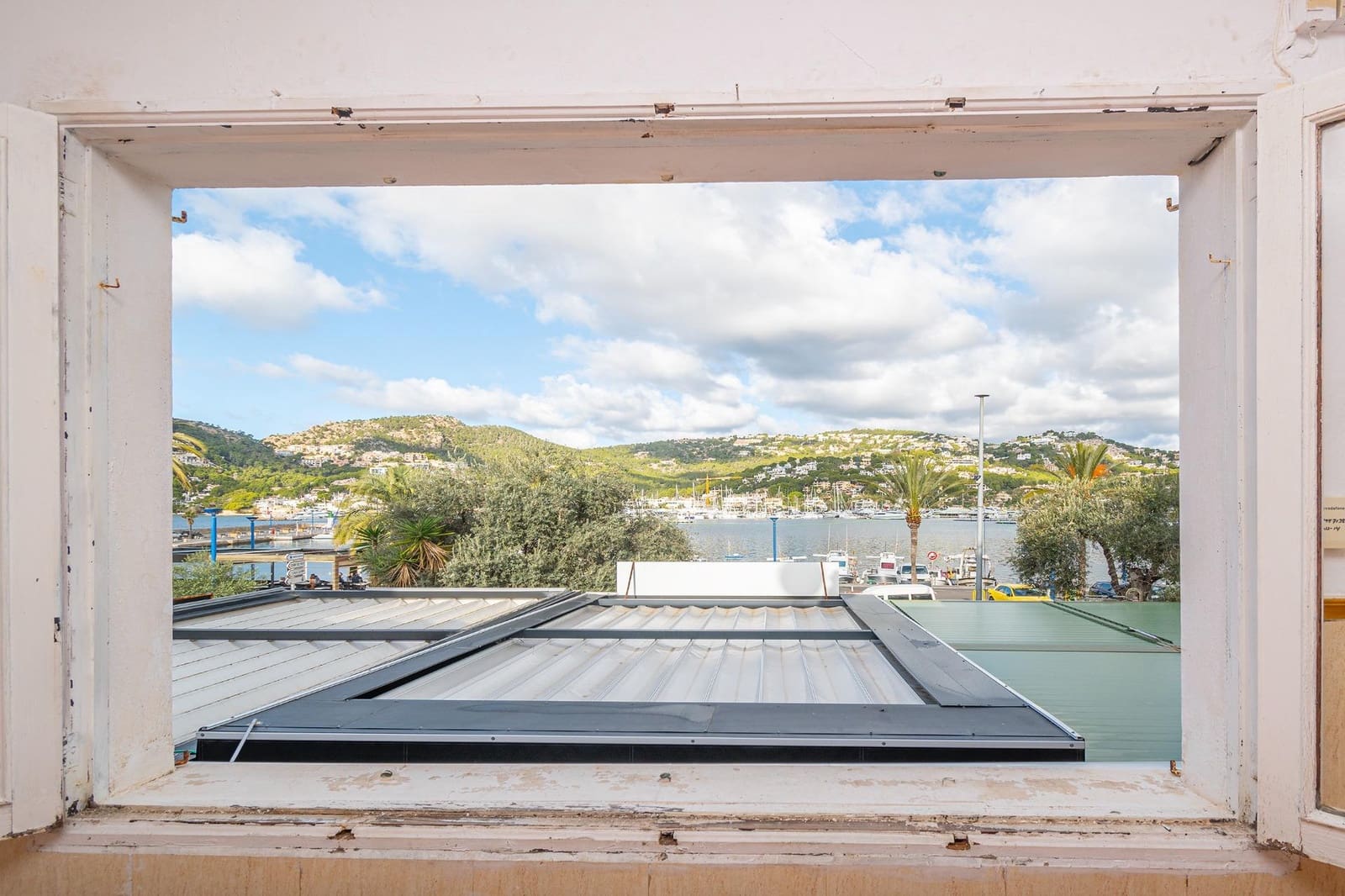 Gewerbe zu vermieten in Puerto de Andratx - 2.000 € (Ref: 9462527)