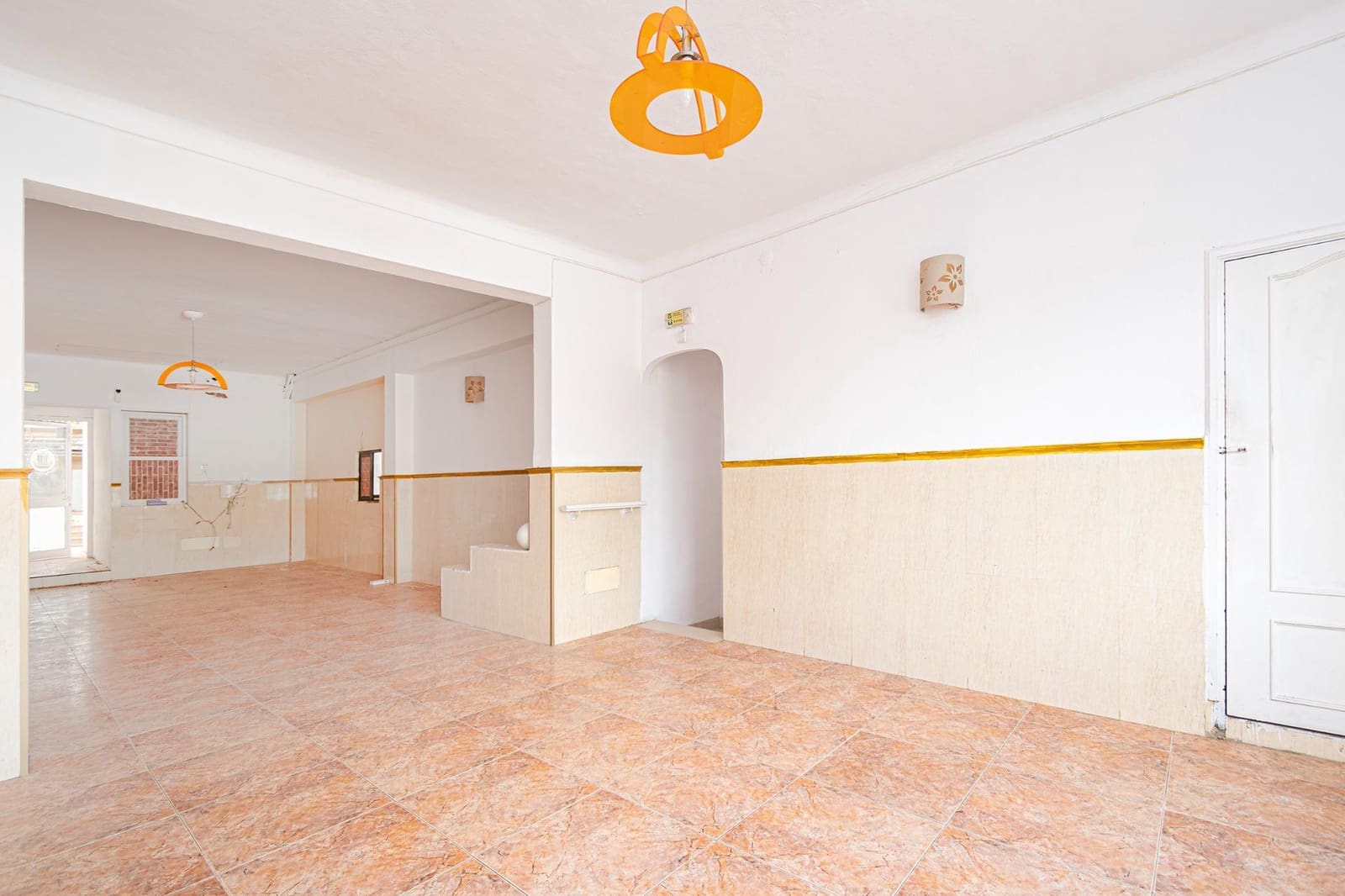 Gewerbe zu vermieten in Puerto de Andratx - 2.000 € (Ref: 9462527)