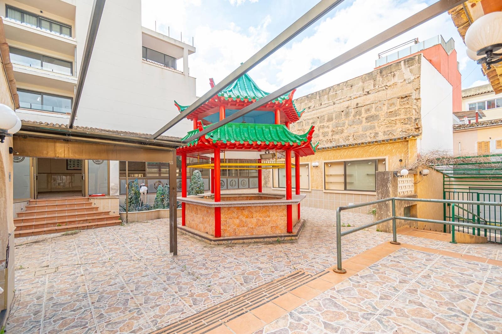 Gewerbe zu vermieten in Puerto de Andratx - 2.000 € (Ref: 9462527)