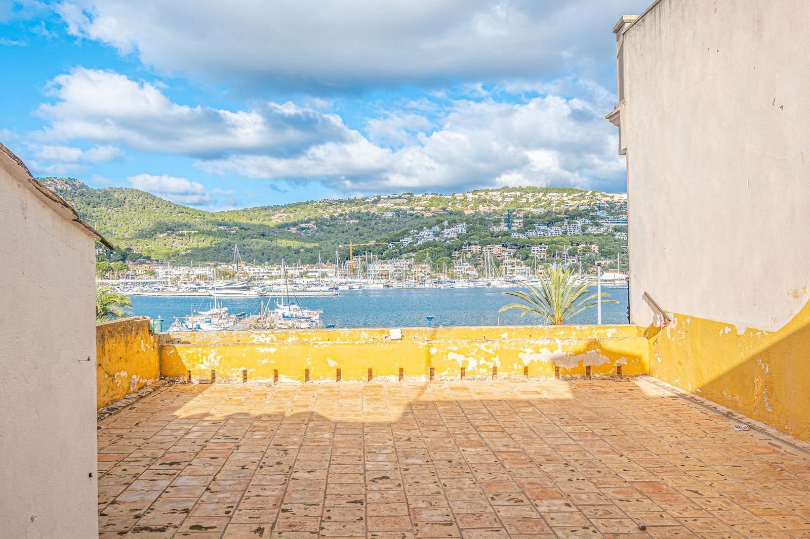 Gewerbe zu vermieten in Puerto de Andratx - 2.000 € (Ref: 9462527)