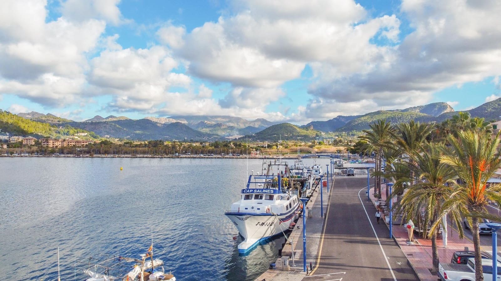 Commercial for rent in Puerto de Andratx - € 1,950 (Ref: 9462527)