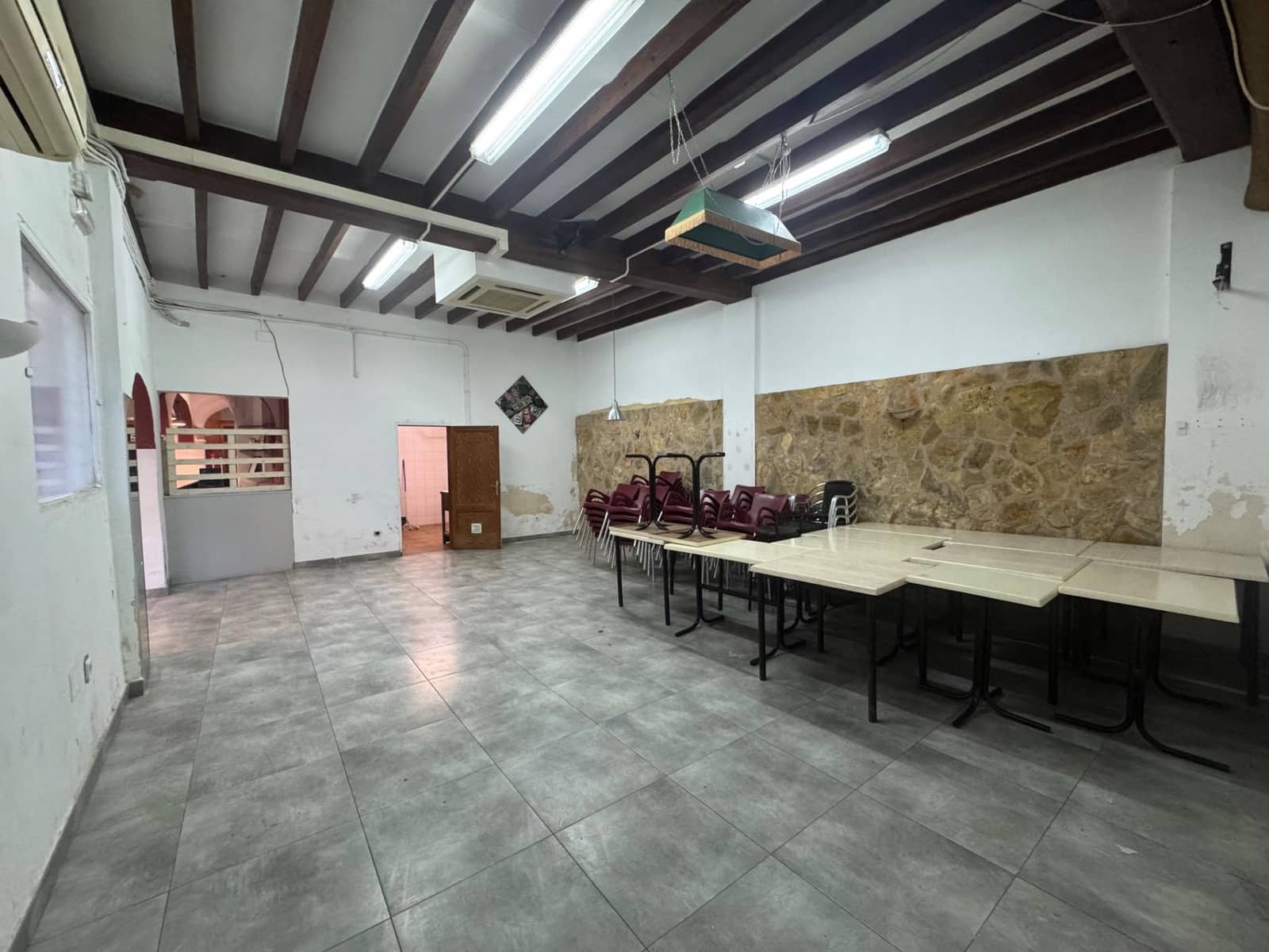 Kommersiell att hyra i Montuiri - 1 000 € (Ref: 9530845)