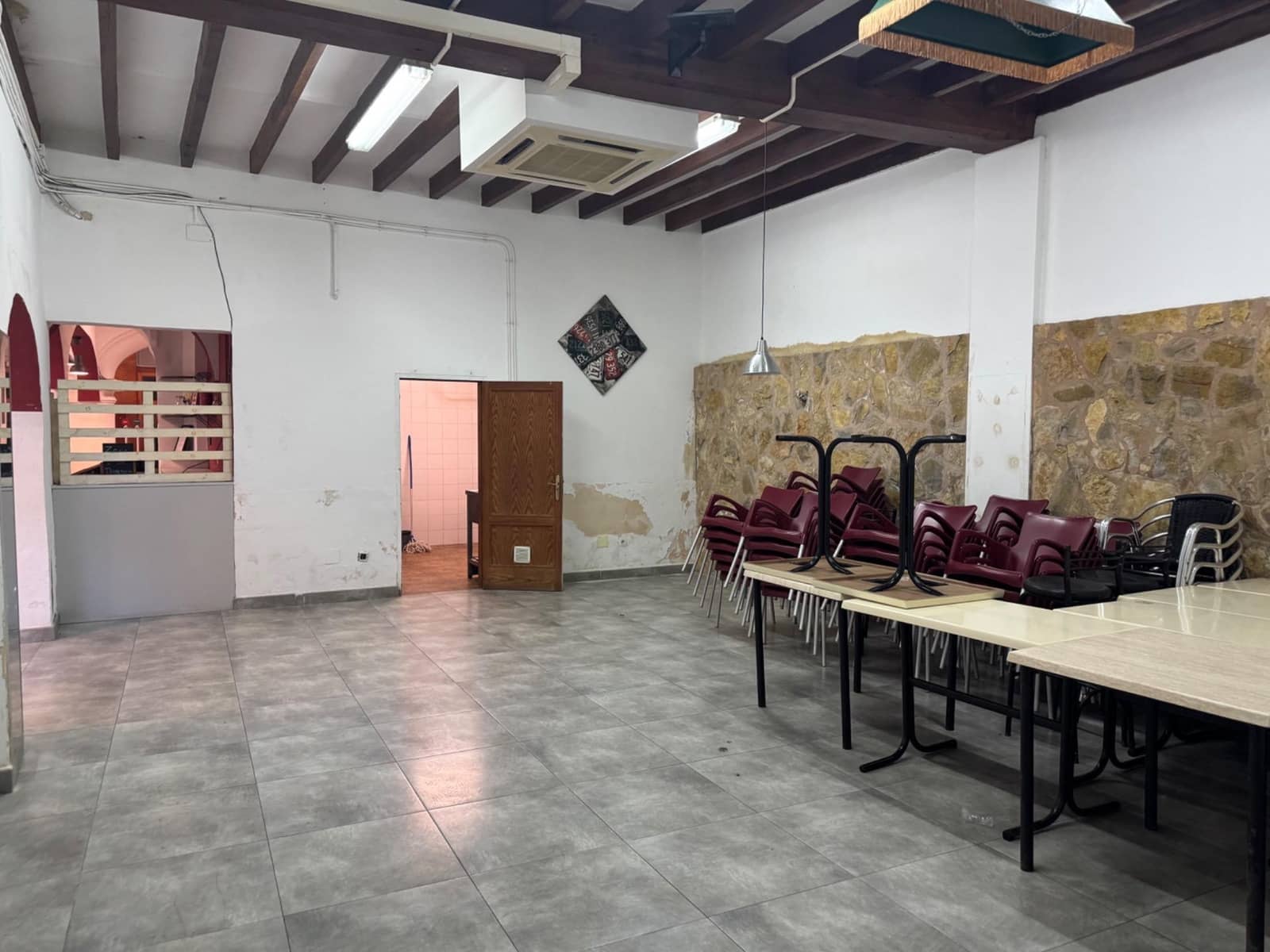 Kommersiell att hyra i Montuiri - 1 000 € (Ref: 9530845)