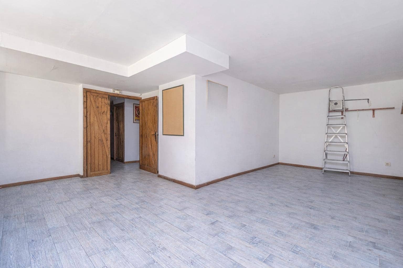 2 bedroom Business for rent in Palma de Mallorca - € 1,900 (Ref: 9591561)