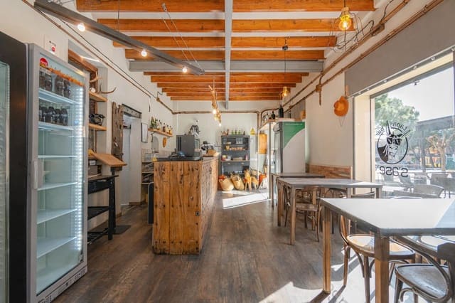 Negocio de 2 habitaciones en Andratx en alquiler - 2.350 € (Ref: 9637795)