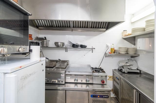 Negocio de 2 habitaciones en Andratx en alquiler - 2.350 € (Ref: 9637795)