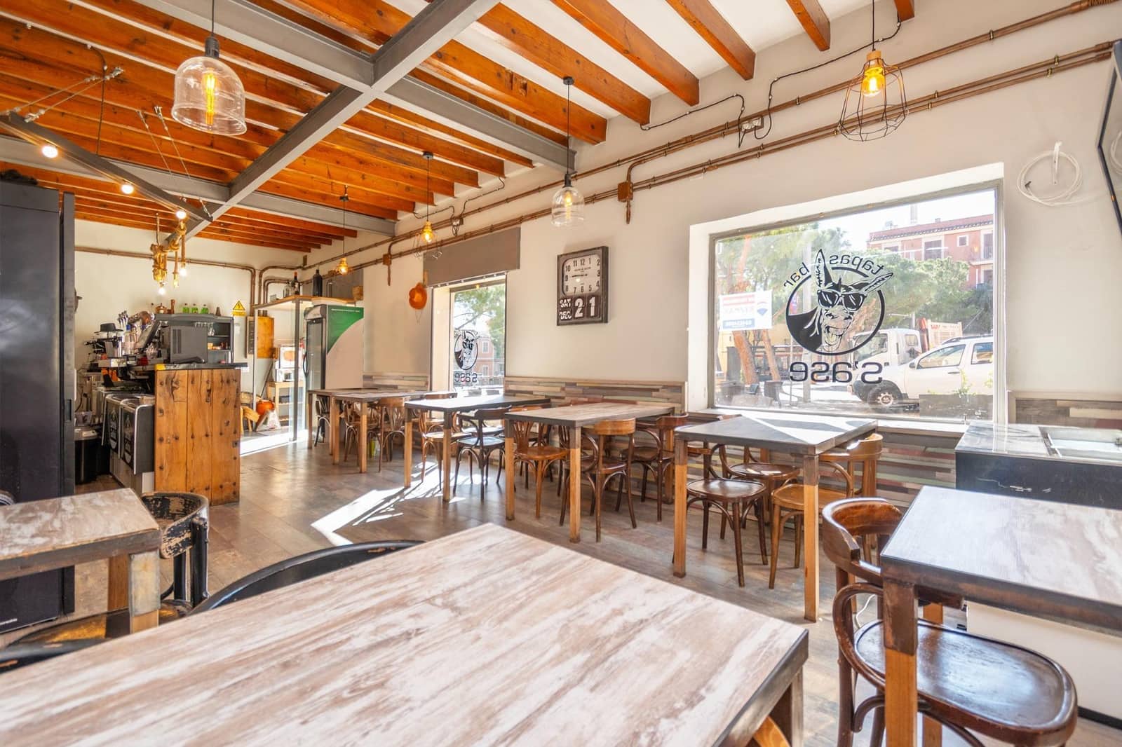 Negocio de 2 habitaciones en Andratx en alquiler - 2.350 € (Ref: 9637795)