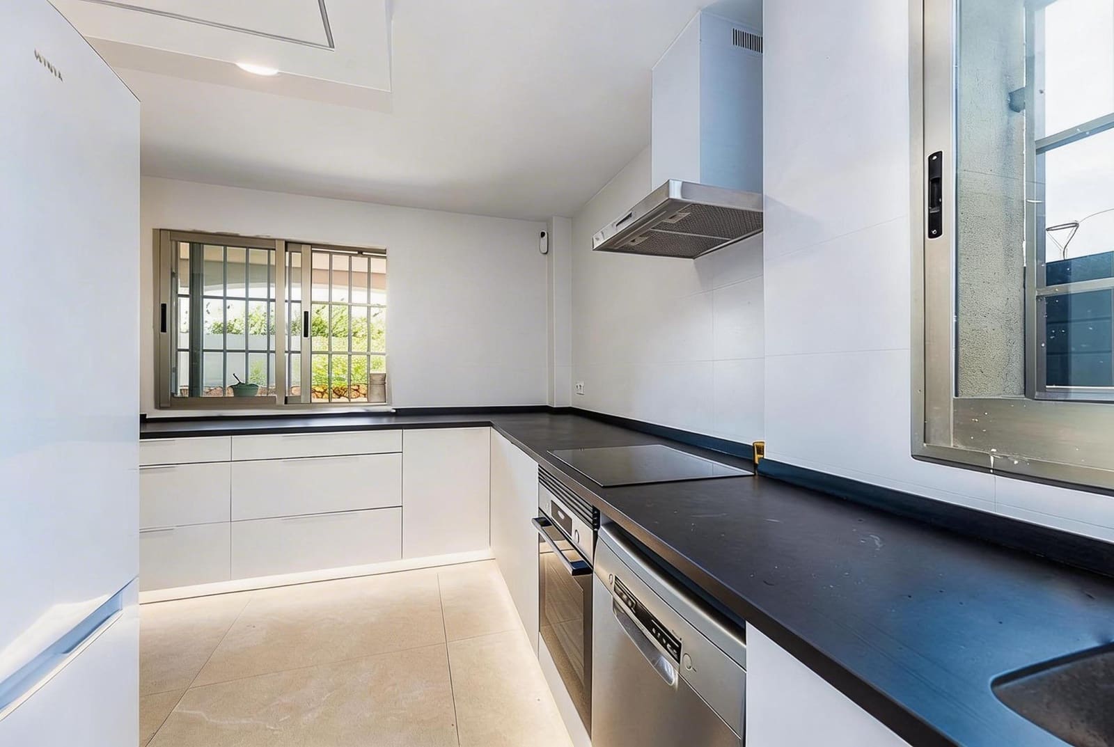 2 soveværelse Strandlejlighed til salg i Palma de Mallorca med swimmingpool - € 849.000 (Ref: 9691140)