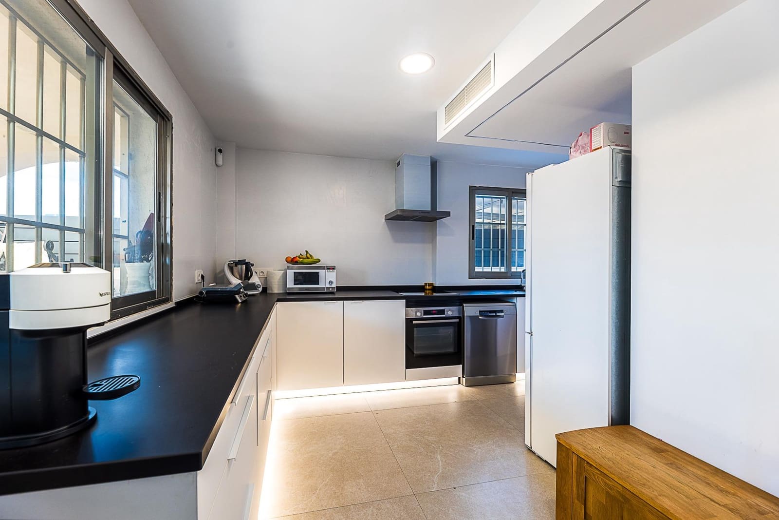 2 soveværelse Strandlejlighed til salg i Palma de Mallorca med swimmingpool - € 849.000 (Ref: 9691140)