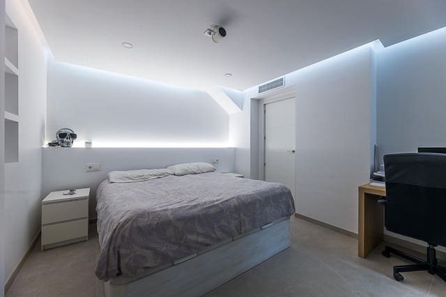 2 soveværelse Strandlejlighed til salg i Palma de Mallorca med swimmingpool - € 849.000 (Ref: 9691140)