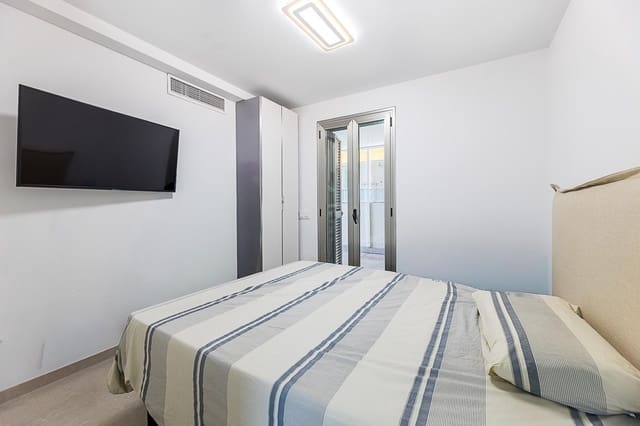 2 soveværelse Strandlejlighed til salg i Palma de Mallorca med swimmingpool - € 849.000 (Ref: 9691140)