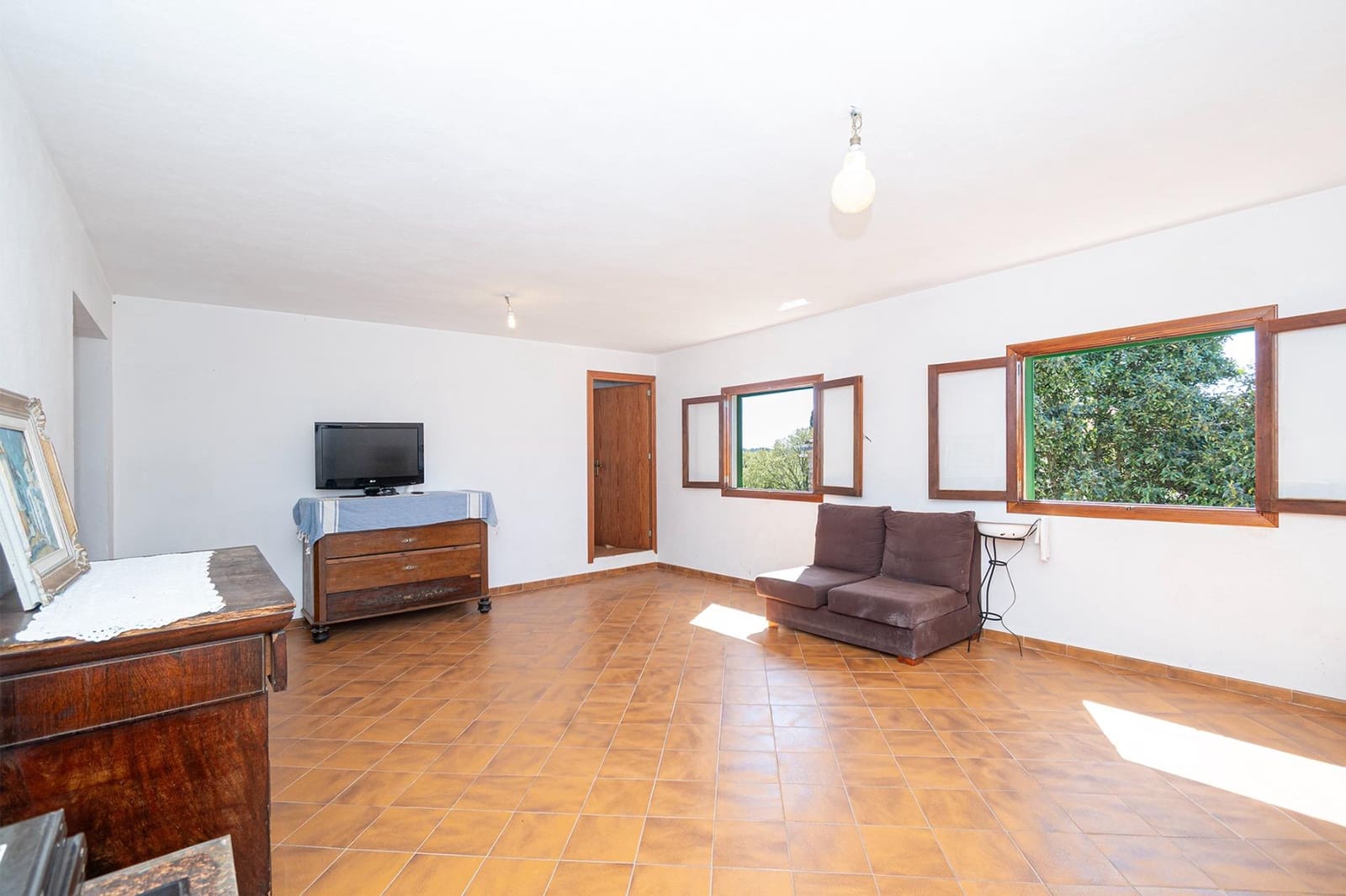 6 bedroom Finca/Country House for sale in Sencelles with garage - € 890,000 (Ref: 9755927)