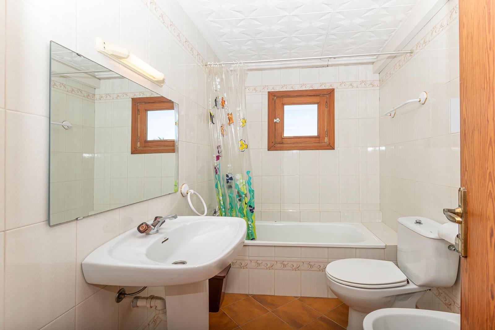 6 bedroom Finca/Country House for sale in Sencelles with garage - € 890,000 (Ref: 9755927)