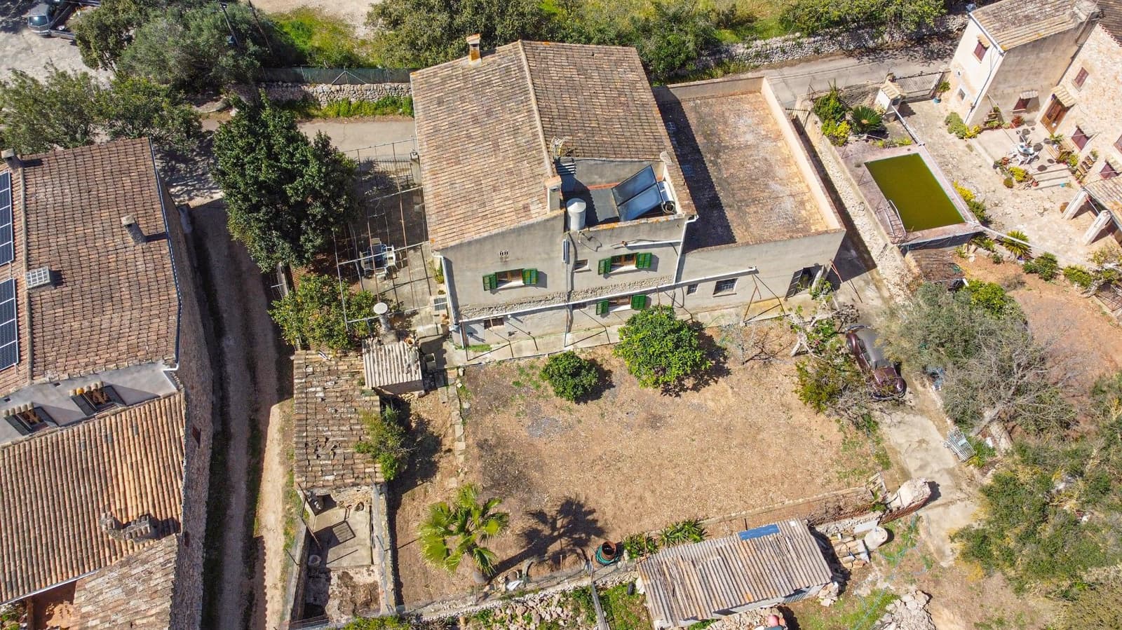 6 bedroom Finca/Country House for sale in Sencelles with garage - € 890,000 (Ref: 9755927)