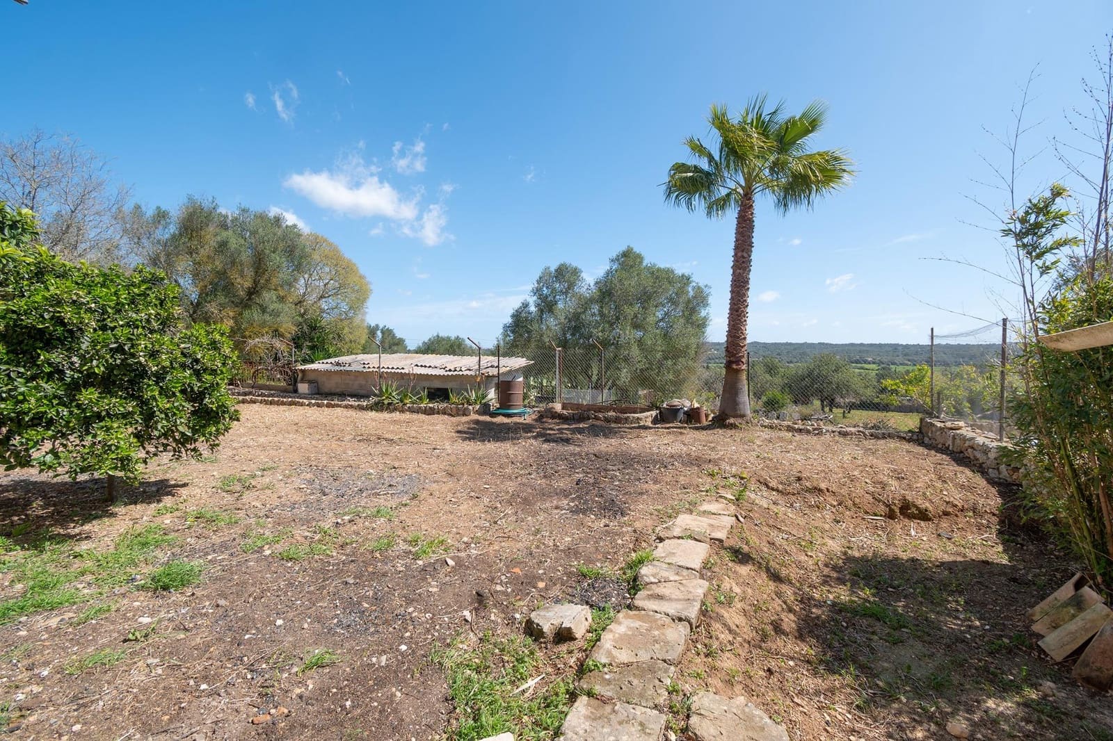 6 bedroom Finca/Country House for sale in Sencelles with garage - € 890,000 (Ref: 9755927)