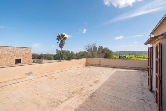 6 bedroom Finca/Country House for sale in Sencelles with garage - € 890,000 (Ref: 9755927)