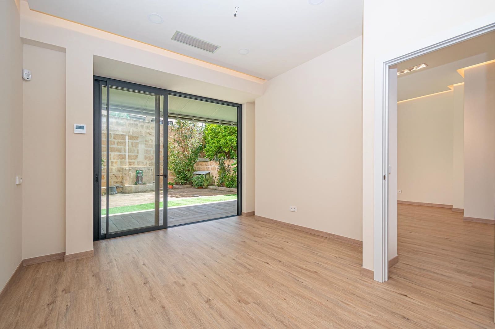 2 bedroom Apartment for sale in Palma de Mallorca - € 695,000 (Ref: 9780769)