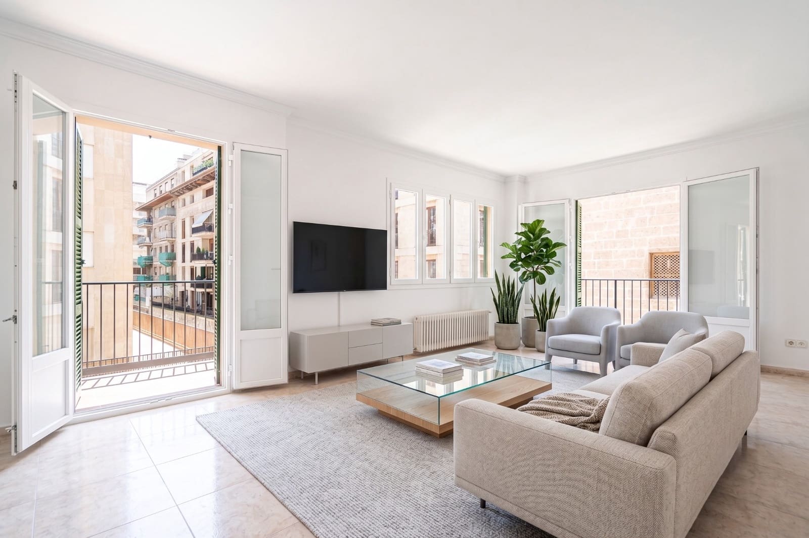 3 bedroom Flat for sale in Palma de Mallorca - € 650,000 (Ref: 9808186)