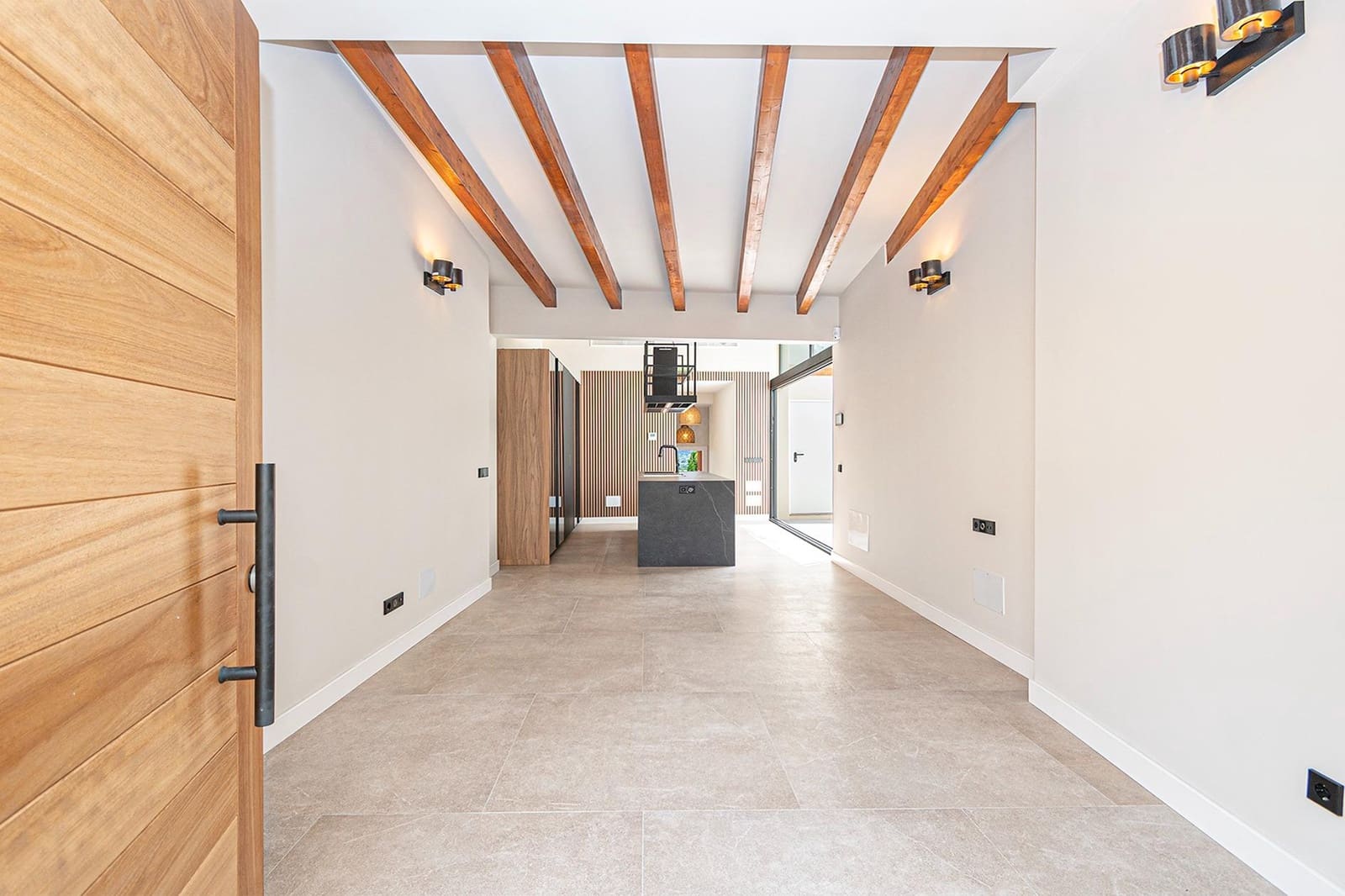 Ático de 2 habitaciones en Selva en alquiler con garaje - 2.500 € (Ref: 9826634)