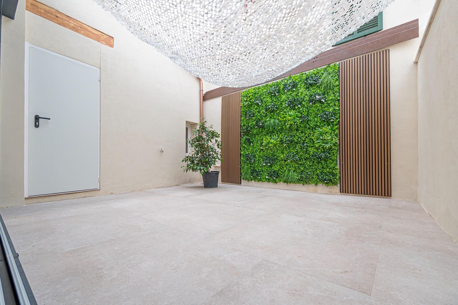 Ático de 2 habitaciones en Selva en alquiler con garaje - 2.500 € (Ref: 9826634)