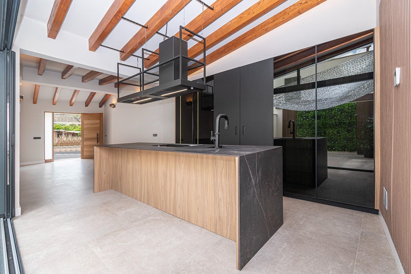 Ático de 2 habitaciones en Selva en alquiler con garaje - 2.500 € (Ref: 9826634)