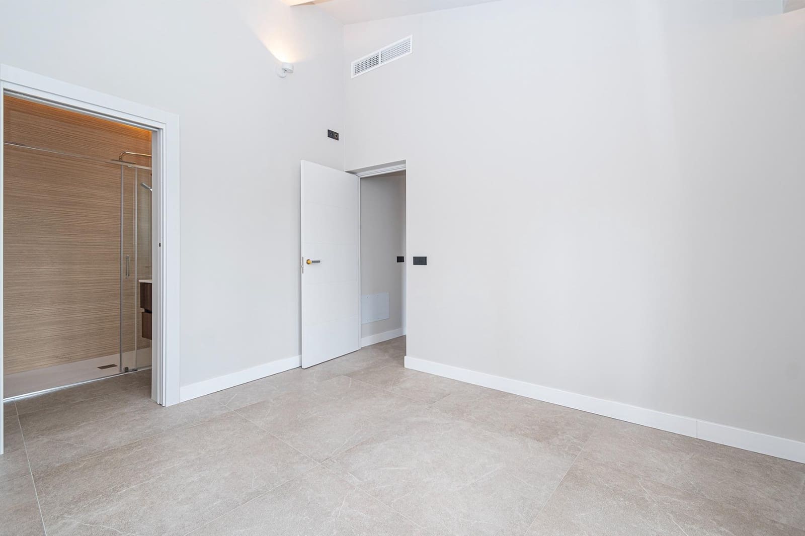 Ático de 2 habitaciones en Selva en alquiler con garaje - 2.500 € (Ref: 9826634)